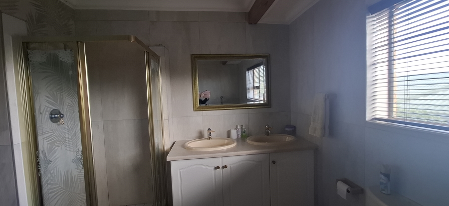 4 Bedroom Property for Sale in Blue Horizon Bay Eastern Cape